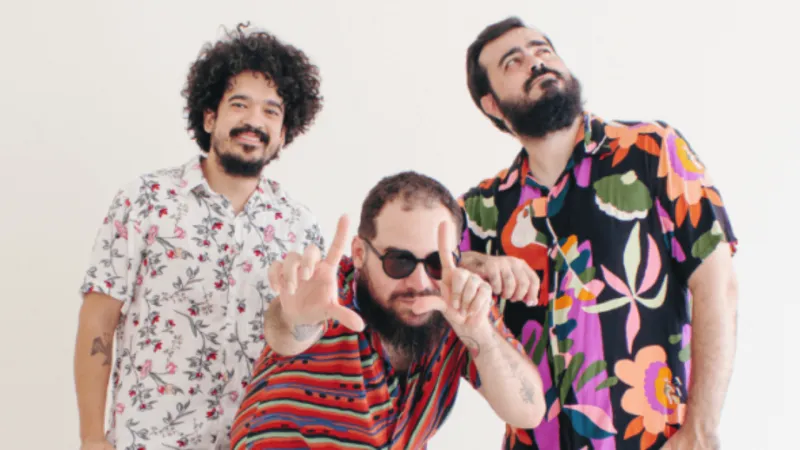 Show conduz o público e aproxima diferentes gerações.