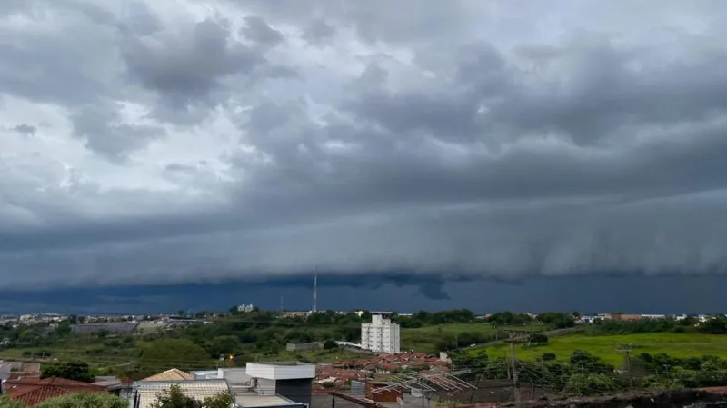 Instabilidades aumentam risco de alagamentos.